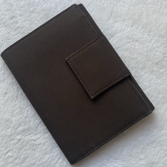 Lot of two Prada wallets. One with COA trifold and the other dark brown - Picture 10 of 13